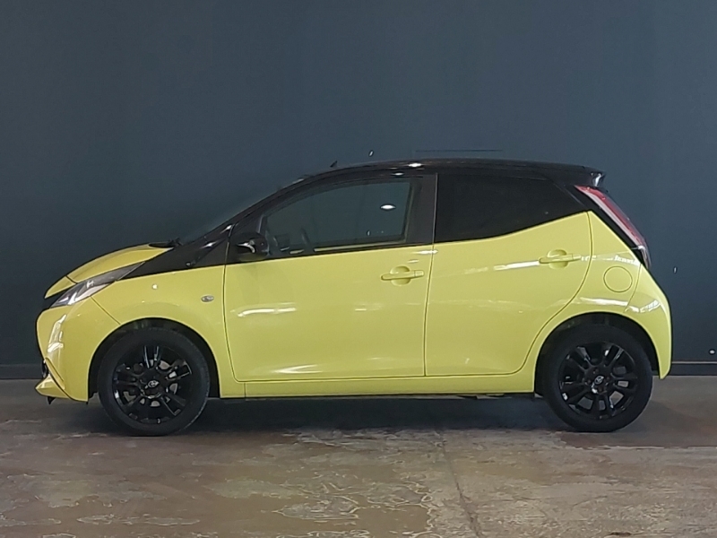 Toyota Aygo 1.0 Vvt-i X-cite 3 Yellow #4