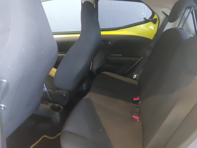 Toyota Aygo 1.0 Vvt-i X-cite 3 Yellow #6