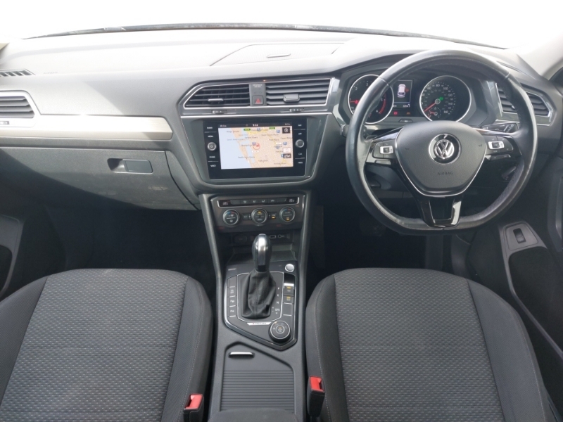 Volkswagen Tiguan Allspace 2.0 Tdi 4Motion Match Dsg Black #3