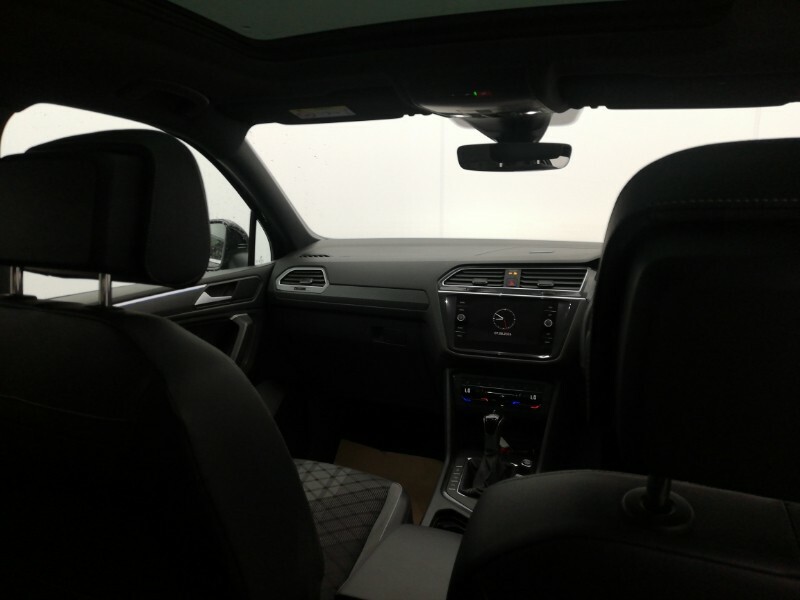 Volkswagen Tiguan Allspace 1.5 Tsi R-line Dsg Black #2
