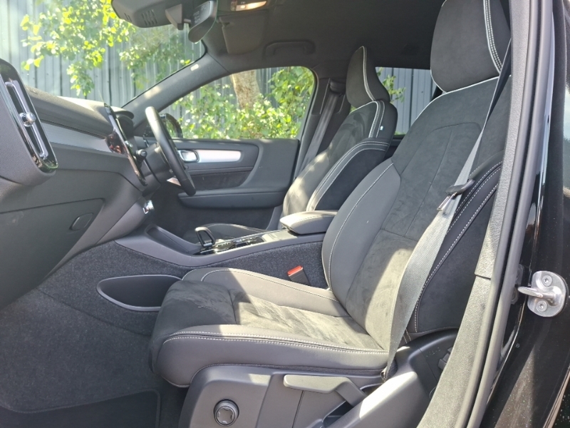Volvo XC40 2.0 B4p Plus Black Edition RA25CHJ Black #5