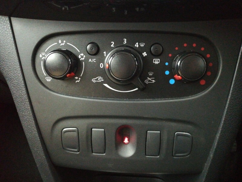 Dacia Sandero Stepway Stepway 0.9 Laureate. Family Car. Red #15