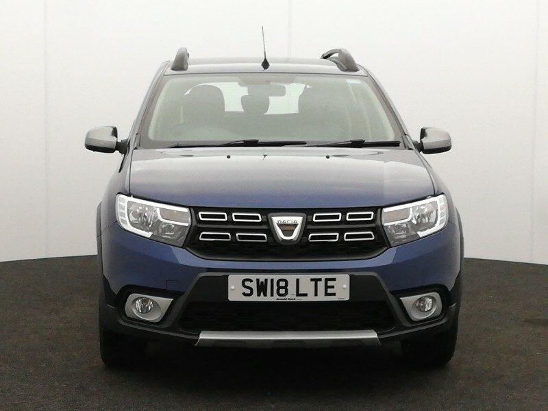 Dacia Sandero Stepway Stepway 0.9 Laureate. Family Car. Red #19