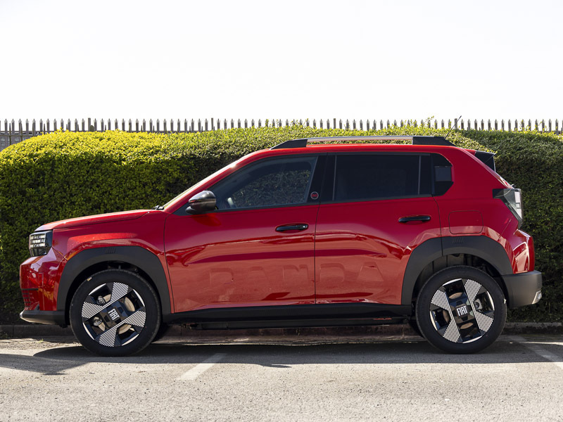 Fiat Panda 83Kw La Prima 44Kwh Red #4