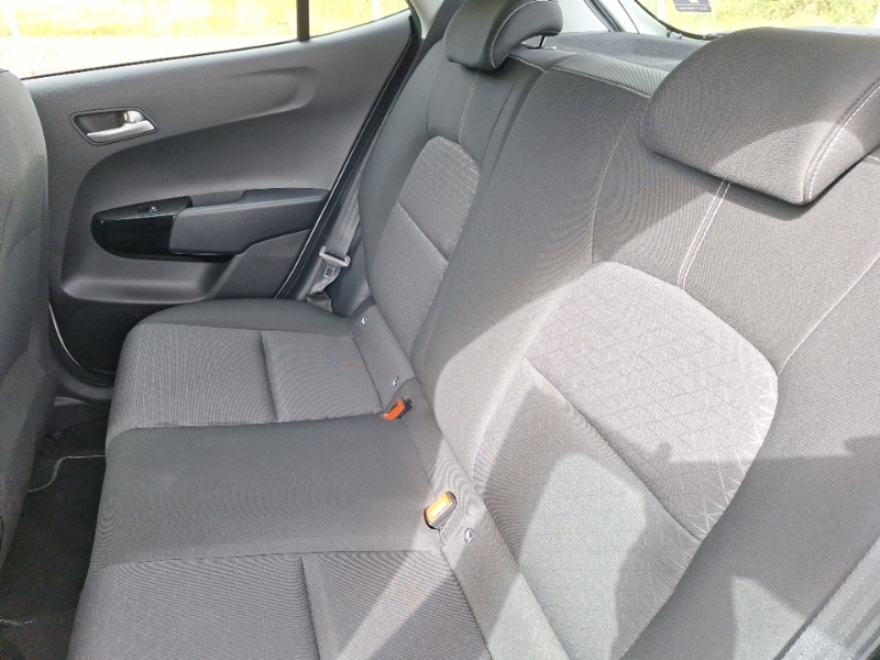 Kia Picanto 1.0 2 4 Seats White #6