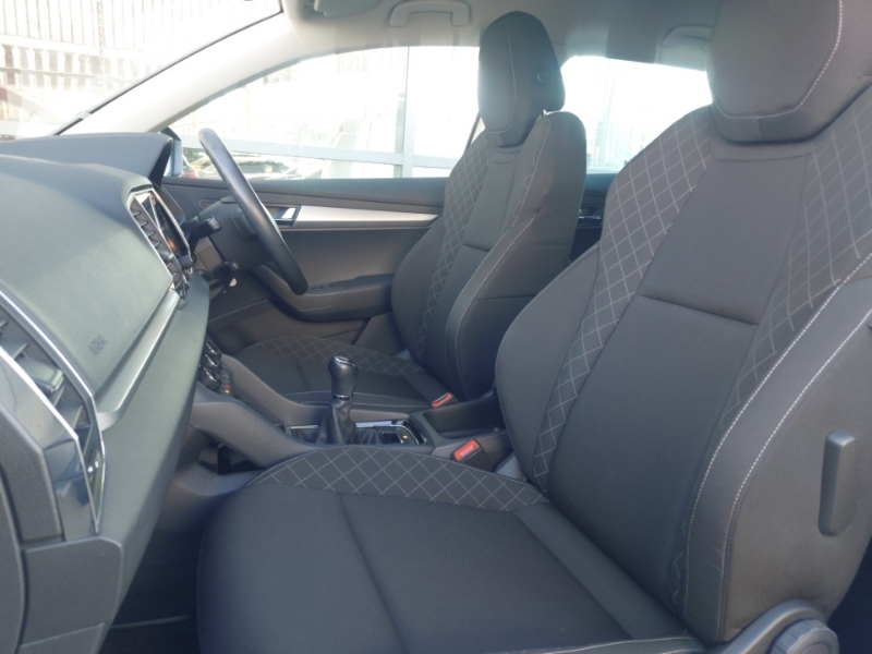 Skoda Karoq 1.0 Tsi Se Technology White #5