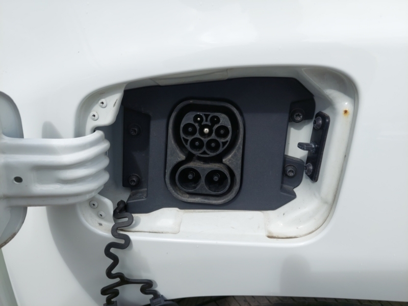 Maxus T90 130Kw Elite Double Cab Pickup 88.5Kwh White #17