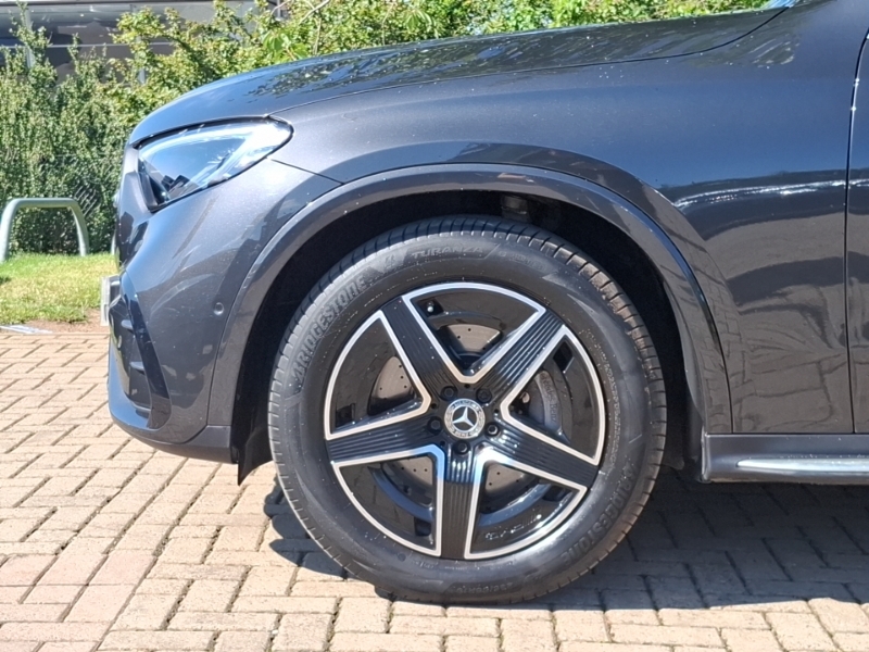 Mercedes-Benz GLC Class Glc 300 4Matic Amg Line Premium 9G-tronic Silver #18