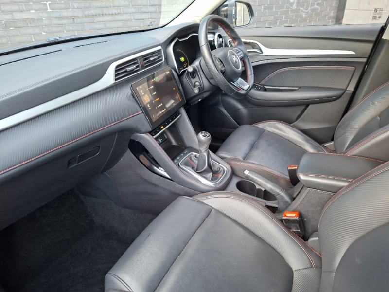 MG ZS 1.5 Vti-tech Exclusive Black #5