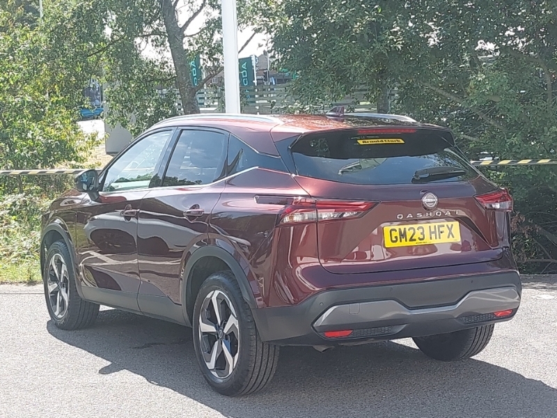 Nissan Qashqai 1.3 Dig-t Mh N-connecta Glass Roof Red #2