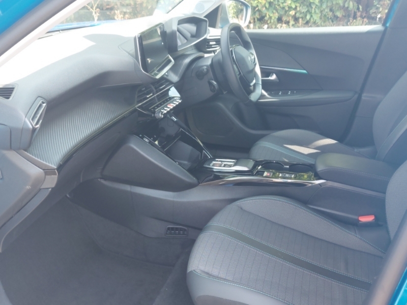 Peugeot e-2008 100Kw Allure Premium 50Kwh 11Kwch Blue #5