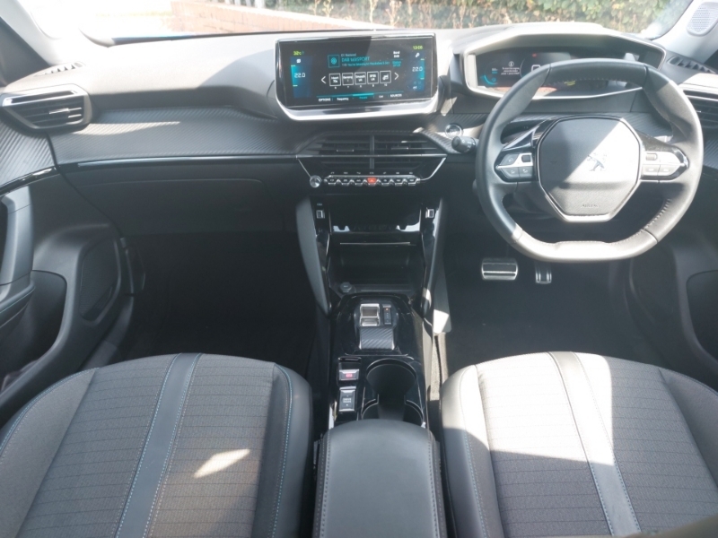 Peugeot e-2008 100Kw Allure Premium 50Kwh 11Kwch Blue #3
