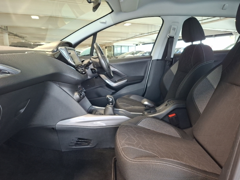 Peugeot 2008 1.2 Puretech Active White #5