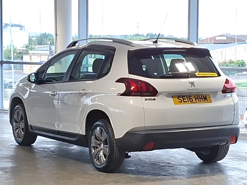 Peugeot 2008 1.2 Puretech Active White #2
