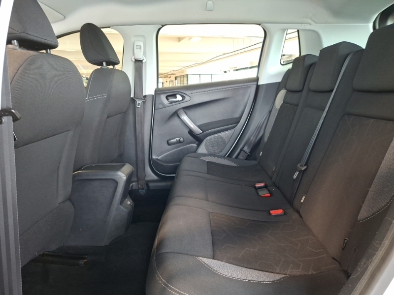 Peugeot 2008 1.2 Puretech Active White #6