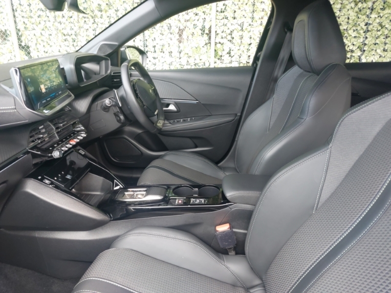 Peugeot 208 1.2 Puretech 100 Gt Eat8 Black #5