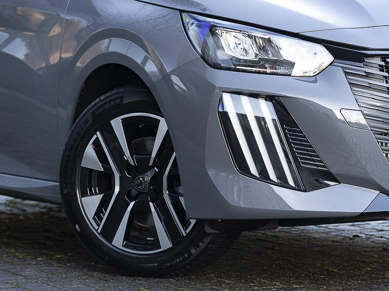 Peugeot 208 1.2 Hybrid 110 Gt E-dsc6 Black #20