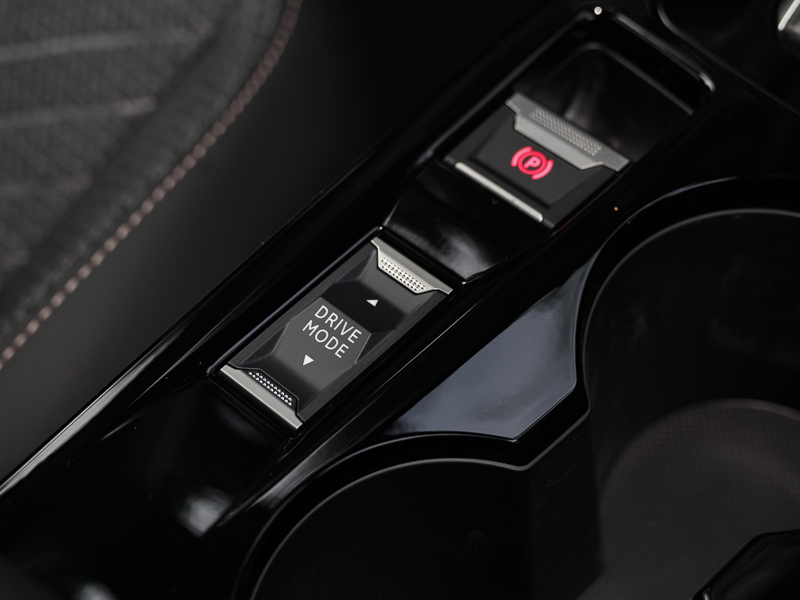 Peugeot 208 1.2 Hybrid 110 Gt E-dsc6 Black #16