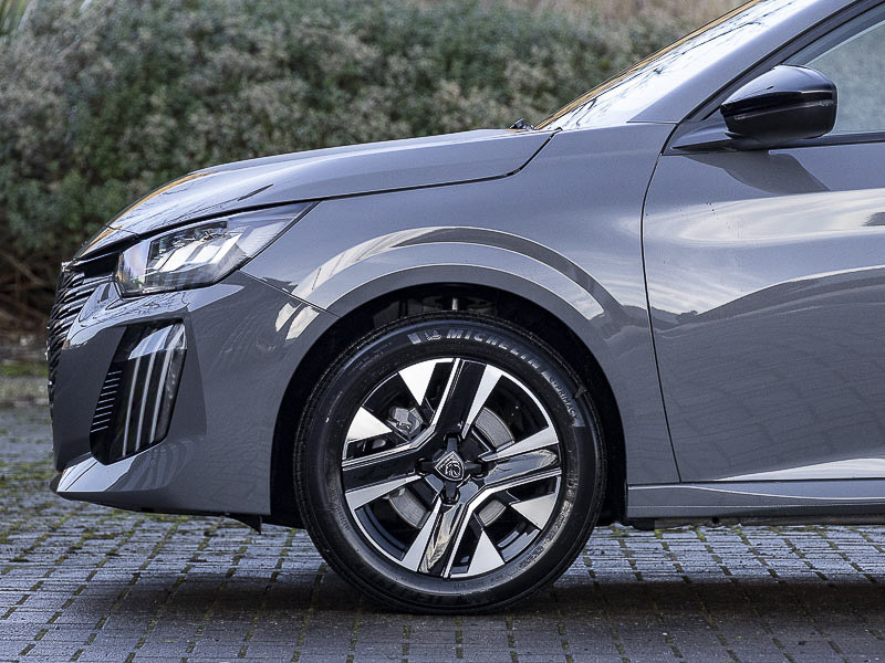 Peugeot 208 1.2 Hybrid 110 Gt E-dsc6 Black #19