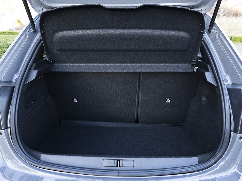Peugeot 208 1.2 Hybrid 110 Gt E-dsc6 Black #17