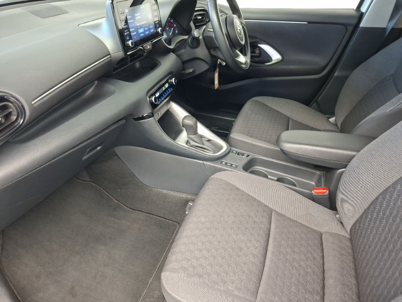 Toyota Yaris 1.5 Hybrid Icon Cvt White #5