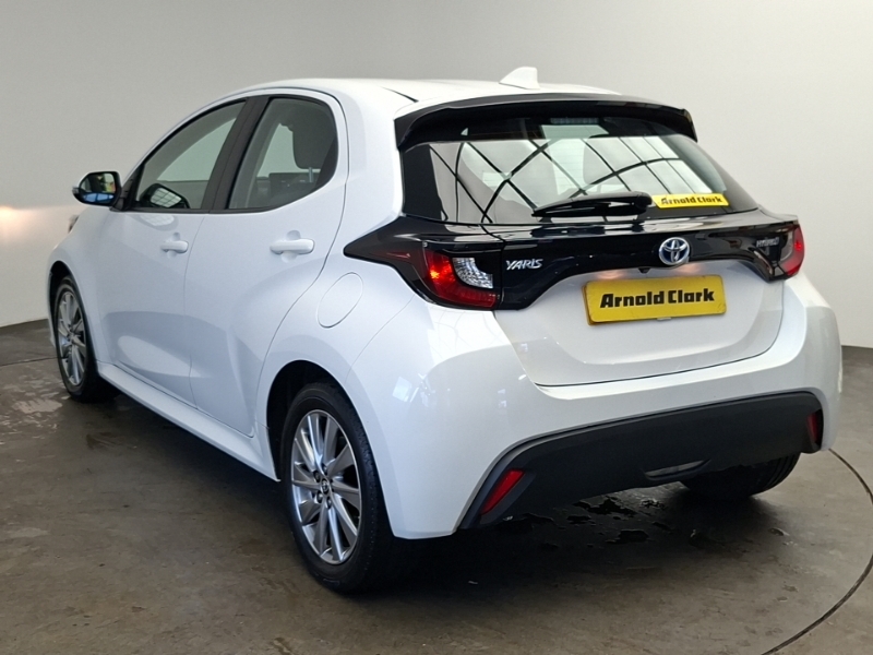 Toyota Yaris 1.5 Hybrid Icon Cvt White #2