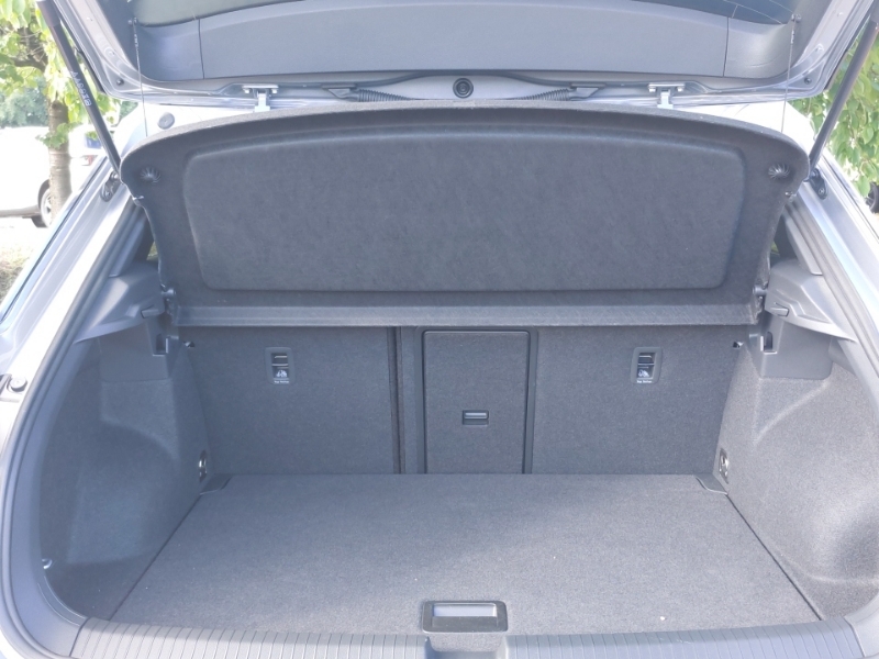 Volkswagen T-Roc 1.5 Tsi R-line Dsg Pan Roof, Keyless Entry, R Blue #18