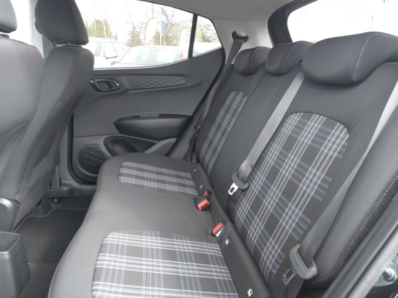 Hyundai I10 1.2 79 Premium Nav Black #6