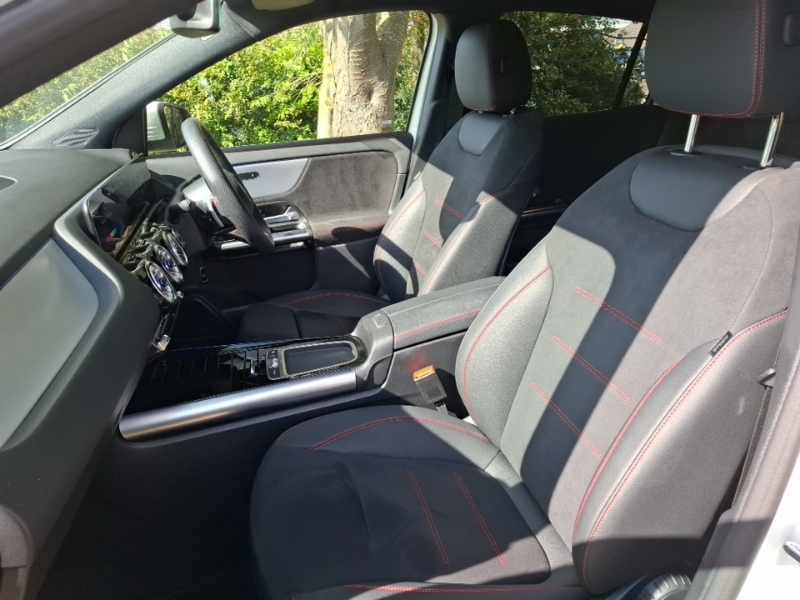 Mercedes-Benz GLA Class Gla 200D Amg Line Executive White #5