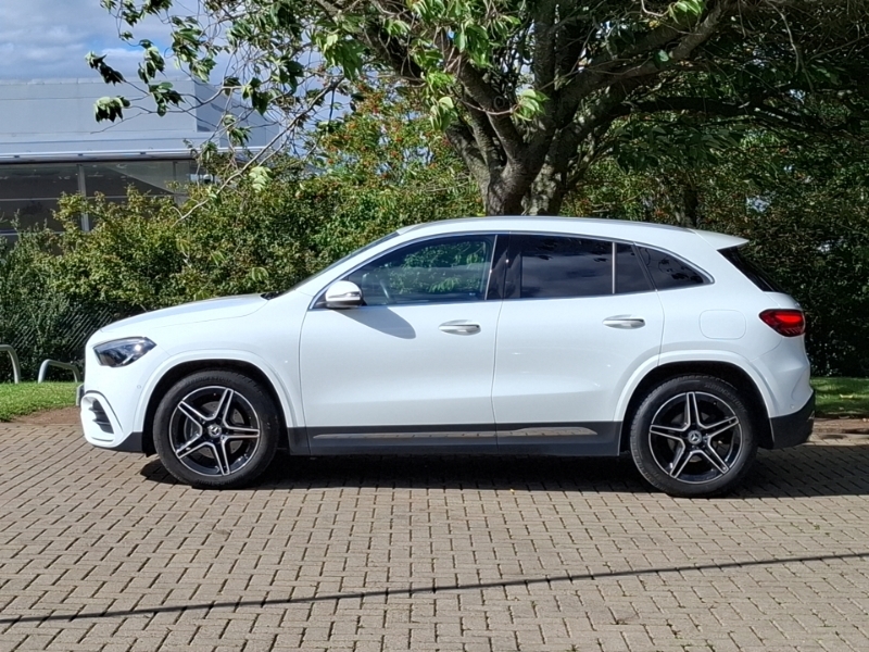Mercedes-Benz GLA Class Gla 200D Amg Line Executive White #4