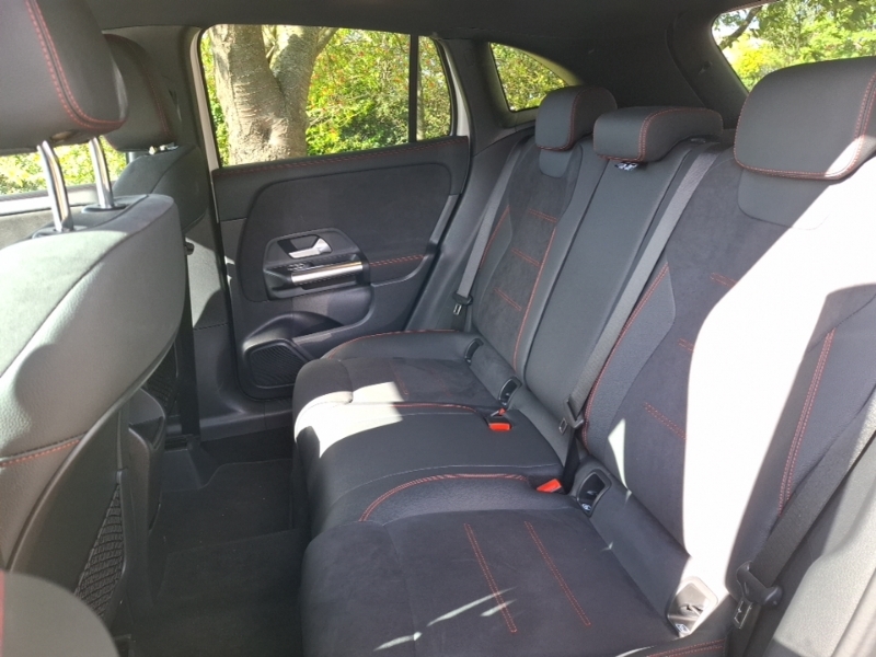 Mercedes-Benz GLA Class Gla 200D Amg Line Executive White #6
