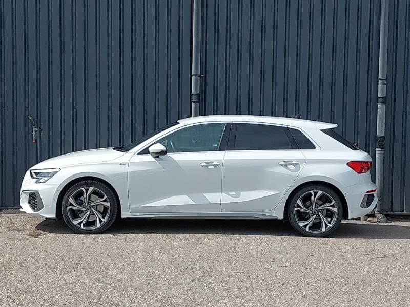 Audi A3 35 Tfsi S Line S Tronic Comfortsound RF21KYR White #4