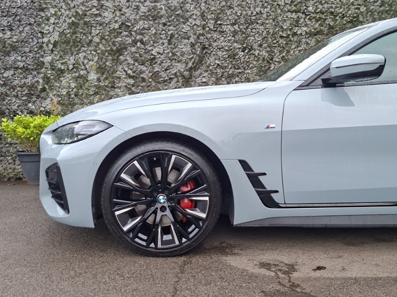 BMW 4 Series M440i Xdrive Convertible Red #19