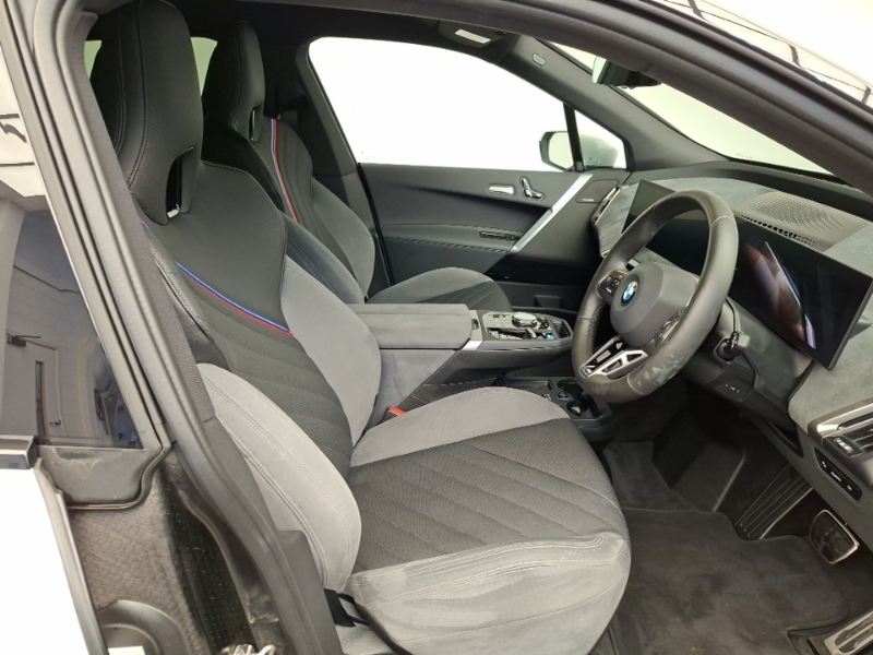 BMW iX 300Kw Xdrive45 M Sport 101Kwh White #6