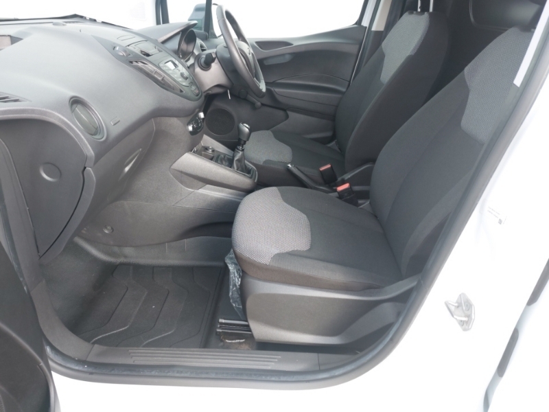 Ford Transit Courier 1.5 Tdci Leader Van 6 Speed White #5