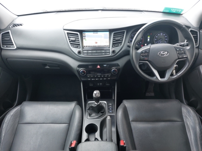 Hyundai Tucson 2.0 Crdi Blue Drive Premium 2Wd Red #3
