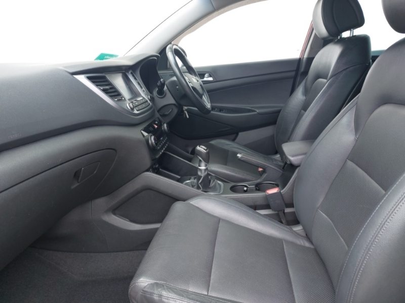 Hyundai Tucson 2.0 Crdi Blue Drive Premium 2Wd Red #5