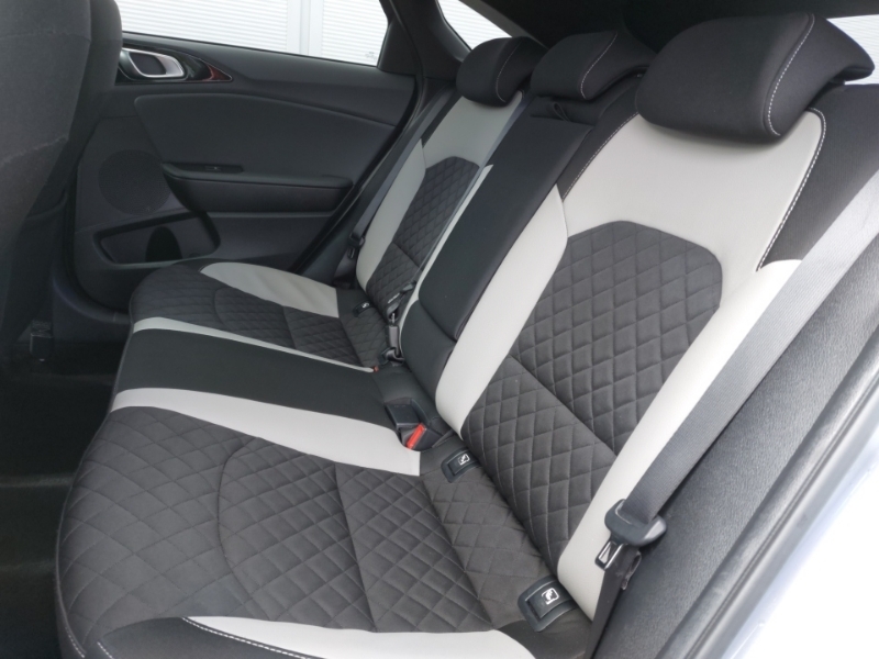 Kia Proceed 1.4T Gdi Isg Gt-line Lunar Edition Silver #6