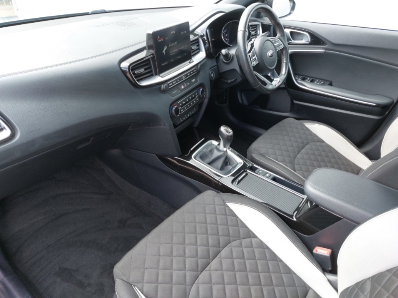 Kia Proceed 1.4T Gdi Isg Gt-line Lunar Edition Silver #5