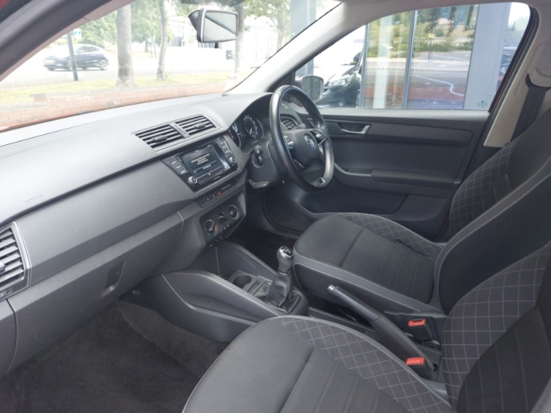 Skoda Fabia 1.0 Tsi Colour Edition Red #5