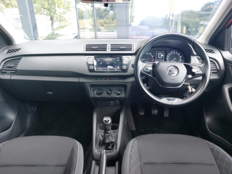 Skoda Fabia 1.0 Tsi Colour Edition Red #3