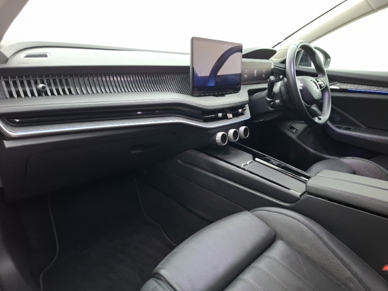 Skoda Superb 1.5 Tsi E-tec Se L Dsg Black #5