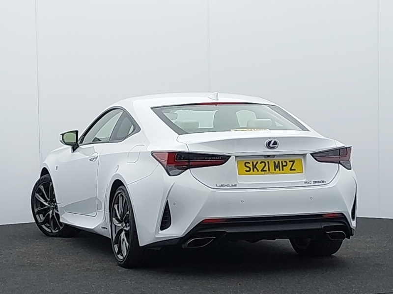 Lexus RC 300H 2.5 F-sport Cvt White #2