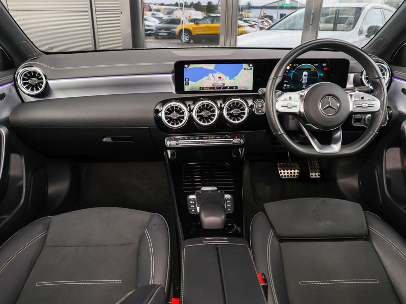 Mercedes-Benz 200 Mercedes Benz A Amg Line Executive Edition Aut White #3