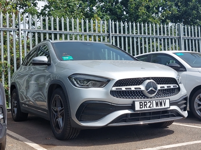 Mercedes-Benz GLA Class Gla 180 Amg Line Executive Silver