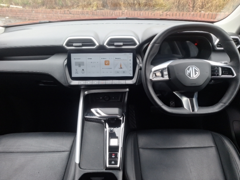 MG ZS 1.5 Hybrid Trophy Red #3