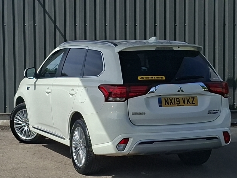 Mitsubishi Outlander 2.4 Phev Juro White #2