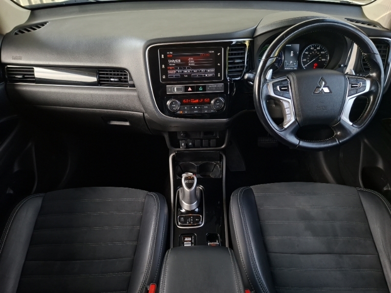 Mitsubishi Outlander 2.4 Phev Juro White #3