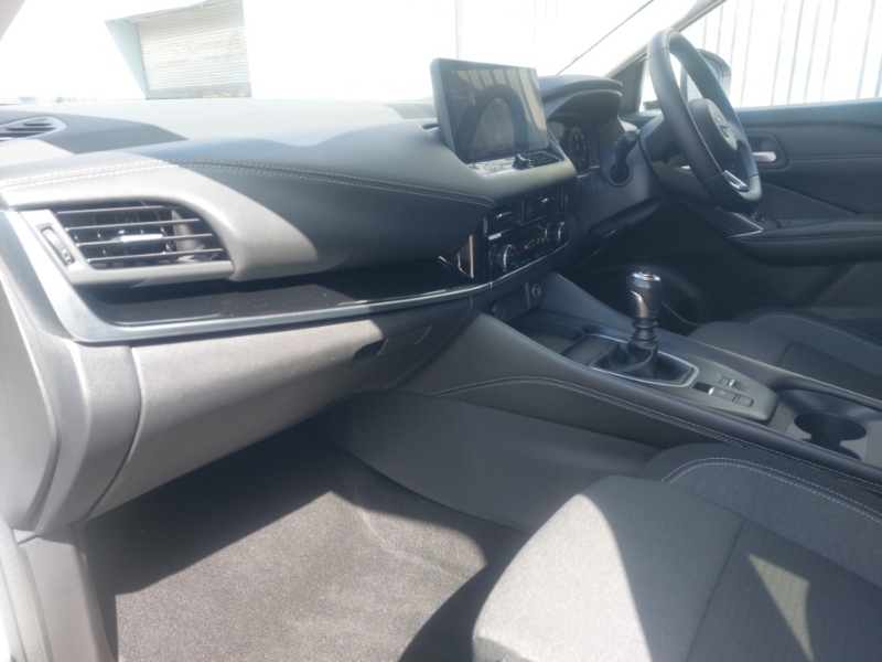 Nissan Qashqai 1.3 Dig-t Mh N-connecta White #5
