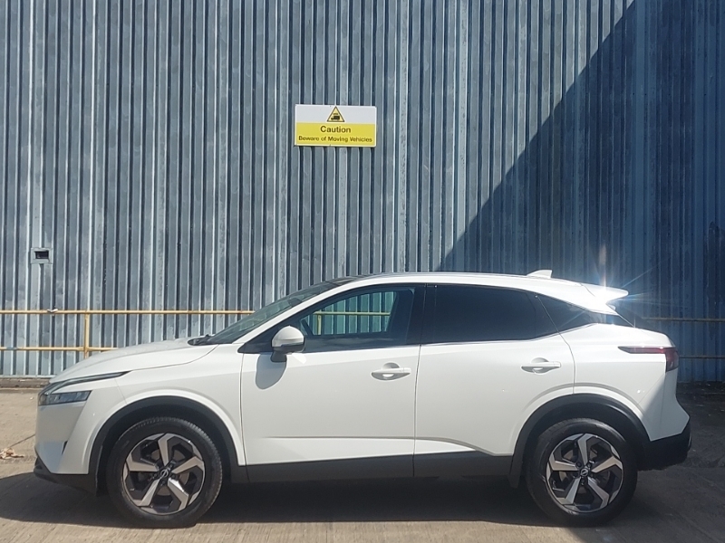 Nissan Qashqai 1.3 Dig-t Mh N-connecta White #4